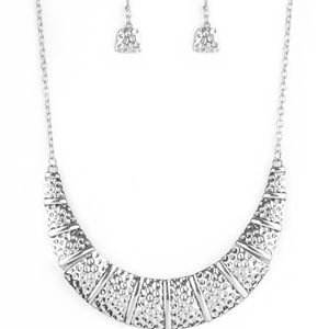 paparazzi Jewelry - Silver Necklace paparazzi Jewelry - Silver Necklace